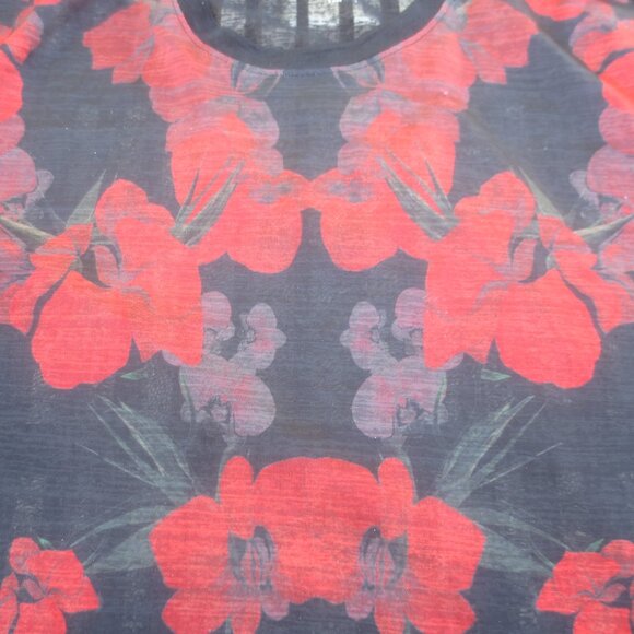 Guess Los Angeles Men's Sexy Sheer Red Rose Black Polyester T-Shirt - Size Large - Picture 4 of 13